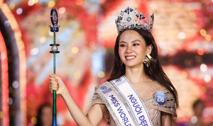 Ngắm vẻ kiều diễm của 11 mỹ nhân đăng quang hoa hậu ở Việt Nam năm 2022