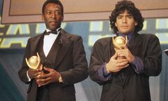 Khoảnh khắc hiếm có: Pele, Maradona chơi bóng cùng nhau