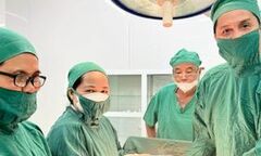 Cắt khối u nặng gần 4,5 kg trong bụng người phụ nữ 36 tuổi