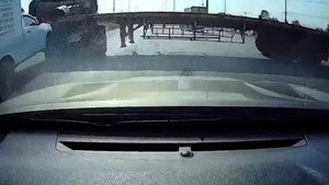 Xe đầu kéo quay đầu trên cao tốc gây tai nạn liên hoàn ở Thái Lan