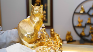 Cận cảnh quá trình chế tác tượng mèo mạ vàng 24k đón Tết Quý Mão