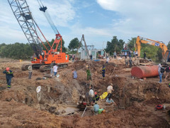 Bé trai lọt trong trụ bê tông sâu 35m: Chạy đua với thời gian cứu hộ nạn nhân