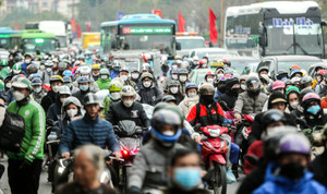 Người dân ùn ùn trở lại sau kỳ nghỉ Tết Dương lịch, cửa ngõ Thủ đô kẹt cứng