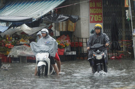 Dự báo thời tiết ngày 4/1: Bắc Bộ hửng nắng, Quảng Bình đến Khánh Hoà mưa to