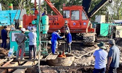 Phó Chủ tịch Đồng Tháp: Hy vọng hôm nay đưa được trụ bê tông lên mặt đất