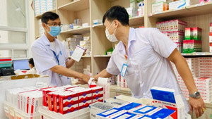 Thiếu thuốc, thiết bị y tế, vì sao chưa xử lý triệt để?