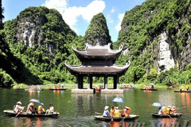 Du lịch cuối năm ảm đạm, DN lữ hành tất tả gom khách cho Tết Nguyên đán