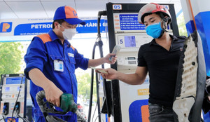 Bộ trưởng Công Thương: 3 tháng doanh nghiệp nhập xăng dầu giá cao, bán giá thấp