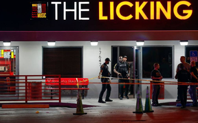 Xả súng gần một nhà hàng ở Mỹ, nhiều người bị thương