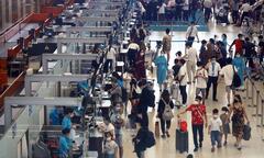 Nhiều đường bay Tết đến và đi từ TP.HCM hết sạch vé
