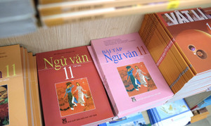 Bộ trưởng GD&ĐT phê duyệt hơn 90 SGK lớp 8, 11 chương trình phổ thông mới