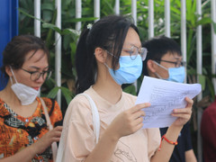 Phụ huynh, học sinh đứng ngồi không yên khi Hội đồng Anh hoãn kỳ thi IELTS