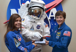 Cô gái 21 tuổi được huấn luyện để lên Hỏa Tinh