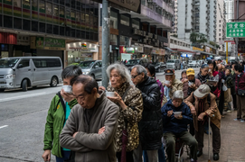Người cao tuổi châu Á và nỗi lo 'phải làm việc đến chết'