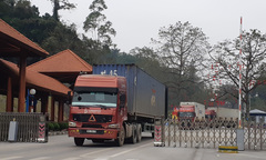 Hơn 1.600 xe hàng thông quan cửa khẩu Lạng Sơn sau 2 ngày TQ mở cửa biên giới