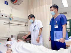 6 thanh niên chưa lập gia đình phải cắt tinh hoàn, bác sĩ nêu dấu hiệu nhận biết