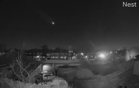 Thiên thạch rực lửa bất ngờ xuất hiện trên bầu trời đêm London