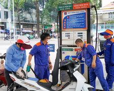 Quản lý thị trường xăng dầu: 'Việc đá qua đá lại giữa 2 bộ là không đáng có'