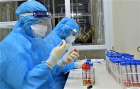 Giám sát chặt người nhập cảnh từ khu vực có biến thể mới của COVID-19