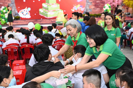 Co.op Food chăm lo Tết cho hơn 500 trẻ em có hoàn cảnh khó khăn