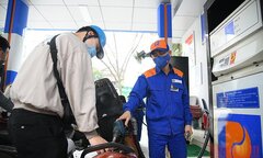 Lùi điều hành giá xăng dầu tới sau Tết Nguyên đán