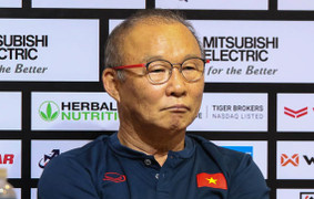 HLV Park Hang Seo thách thức tuyển Thái Lan chơi đôi công