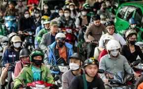 Hà Nội tắc đường cả ngày lẫn đêm khi Tết cận kề