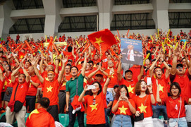 Đắt hàng tour du lịch Thái Lan cổ vũ tuyển Việt Nam đá chung kết AFF Cup