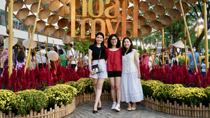 Người dân TP.HCM đổ xô thăm quan đường hoa Phú Mỹ Hưng