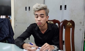 Khởi tố kẻ đâm hàng chục nhát dao vào bạn gái cũ trên phố