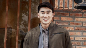 Cầu thủ Nhâm Mạnh Dũng tủi thân khi đi huấn luyện xa nhà, đêm nào cũng khóc