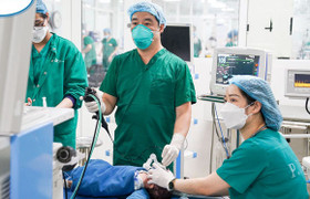 Hóc hạt lạc, 3 trẻ suy hô hấp nặng