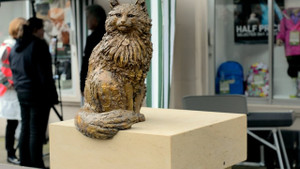 Những bức tượng mèo nổi tiếng thế giới