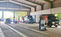 Cận Tết, tài xế ở Đắk Lắk xếp hàng dài hơn nửa ngày chờ đăng kiểm