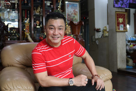 Lý Hùng: 'Tôi chỉ đủ ăn mặc'