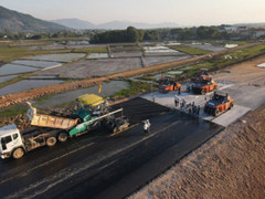 Nhiều công trình lớn thi công xuyên Tết, lãnh đạo Bộ GTVT trực tiếp thị sát