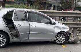 Hà Nội: Ô tô lao sang làn ngược chiều tông trúng 6 xe máy, 8 người nhập viện