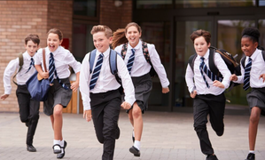 Học sinh các trường trên thế giới có bắt buộc mặc đồng phục?