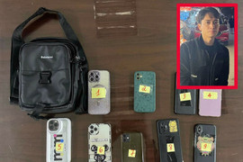 Đi lễ chùa đầu năm, tiện tay trộm 9 chiếc điện thoại của du khách