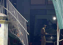 Ô tô lao vào nhà dân, một người tử vong tại chỗ