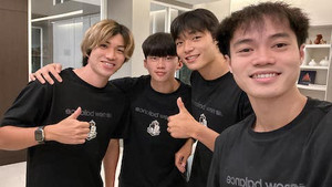 Văn Toàn suýt khóc khi gọi điện về nhà vào đêm Giao thừa