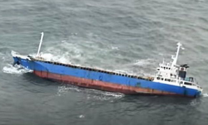 Tàu chở hàng bị lật ngoài khơi Nhật Bản: Cứu được 4 thủy thủ người Trung Quốc