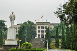 Giáo sư Trung Quốc bị sa thải vì ép sinh viên 'quan hệ không đứng đắn'