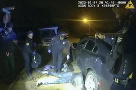 Video tiết lộ cảnh chồng bà Pelosi bị đánh nứt hộp sọ