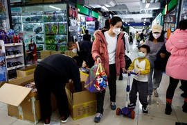 Tỉnh ở Trung Quốc tạo điều kiện cho người độc thân có con