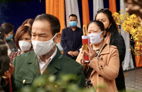 Bộ Y tế yêu cầu treo biển 'đeo khẩu trang' ở chùa, khu vui chơi