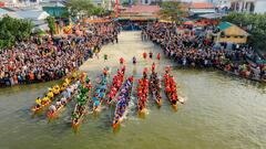 Trai tráng tranh tài đua thuyền ở lễ hội Cầu ngư lâu đời nhất cố đô Huế