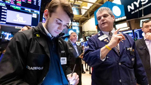 Chờ quyết định của FED, chứng khoán Mỹ tăng mạnh nhất từ năm 2019