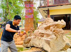 Về làng mộc 500 tuổi xem nghệ nhân trình diễn tinh hoa nghề mộc