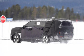 Hyundai Santa Fe 2025 sẽ có thiết kế giống Land Rover?
